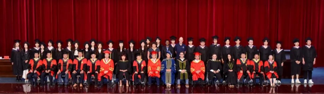 學校舉辦中外合作辦學項目2025屆畢業(yè)典禮暨學位授予儀式
